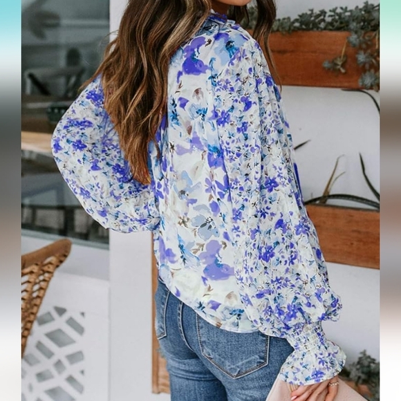 Women's Floral Print V Neck Tie Front Blouse in White Multi sz small - Picture 2 of 7